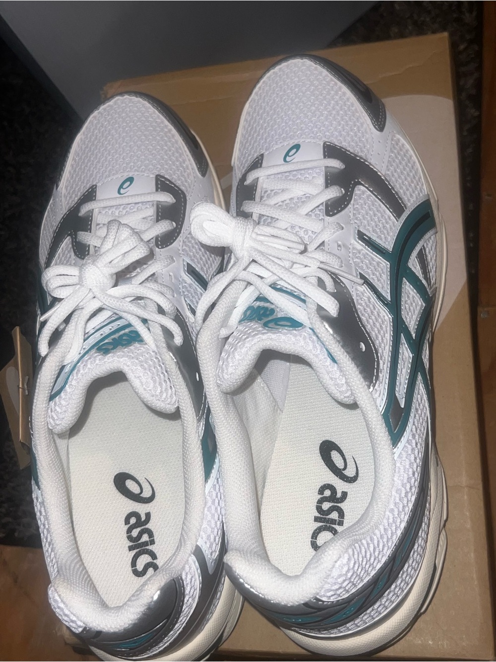 Asics Men White Silver and green GEL-1130 Running Shoes - Picture 6 of 6
